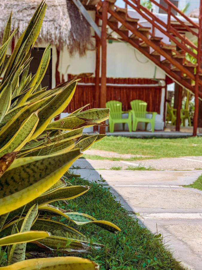 Golden Paradise Hostel Ilha Holbox Exterior foto