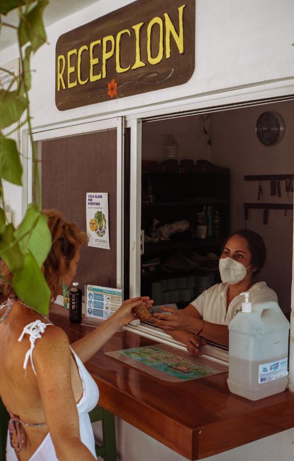 Golden Paradise Hostel Ilha Holbox Exterior foto