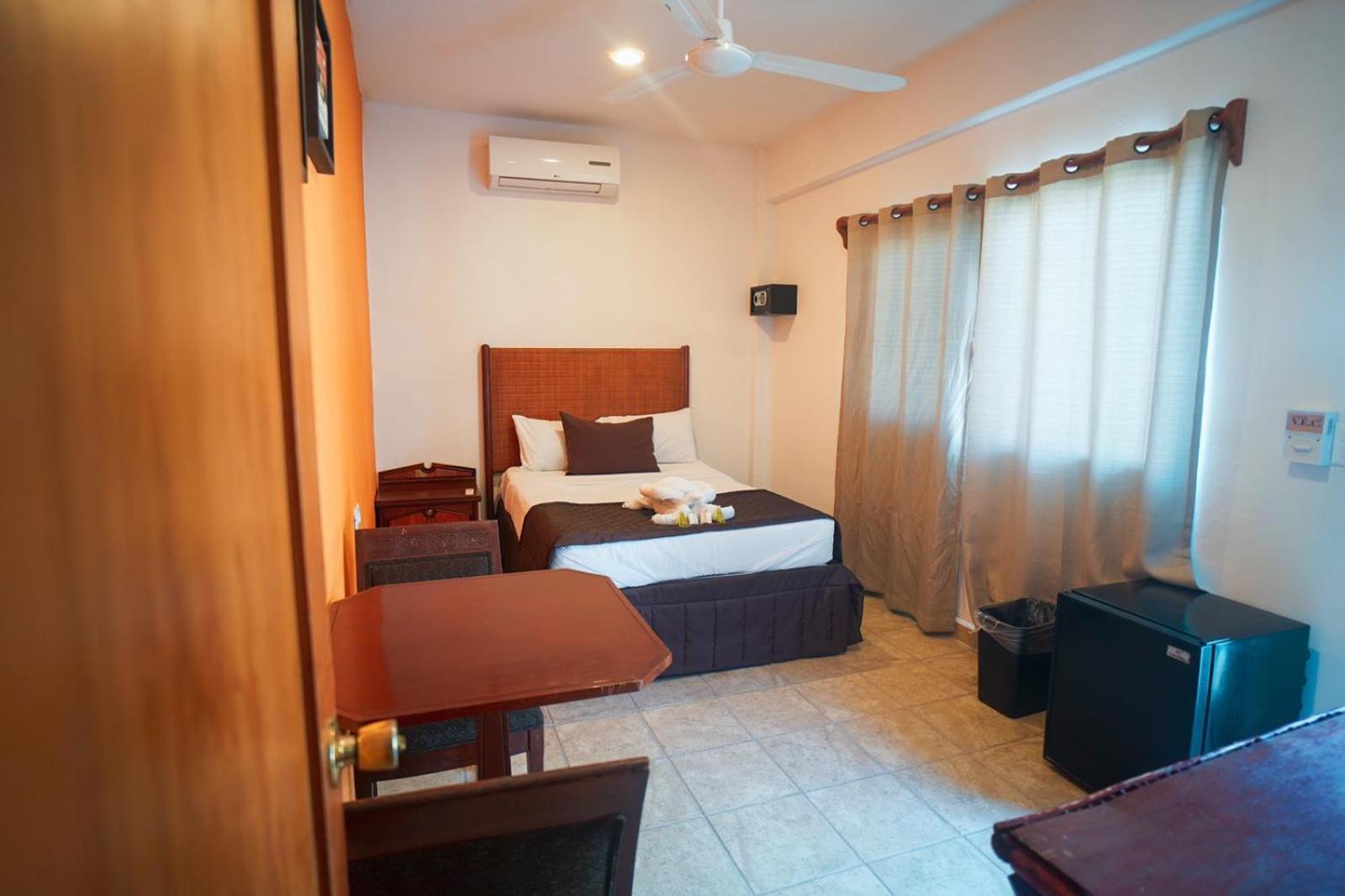 Golden Paradise Hostel Ilha Holbox Exterior foto