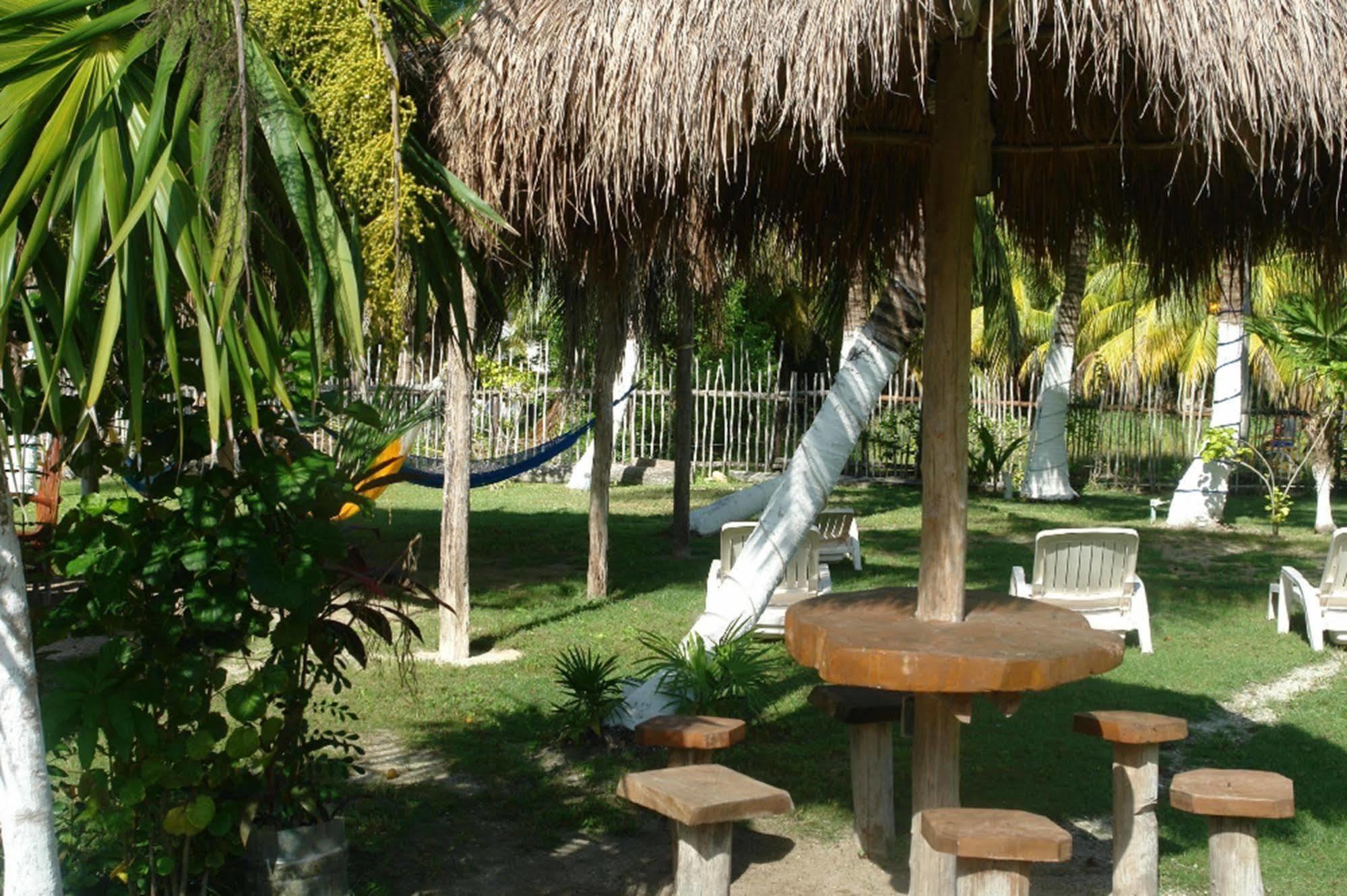 Golden Paradise Hostel Ilha Holbox Exterior foto