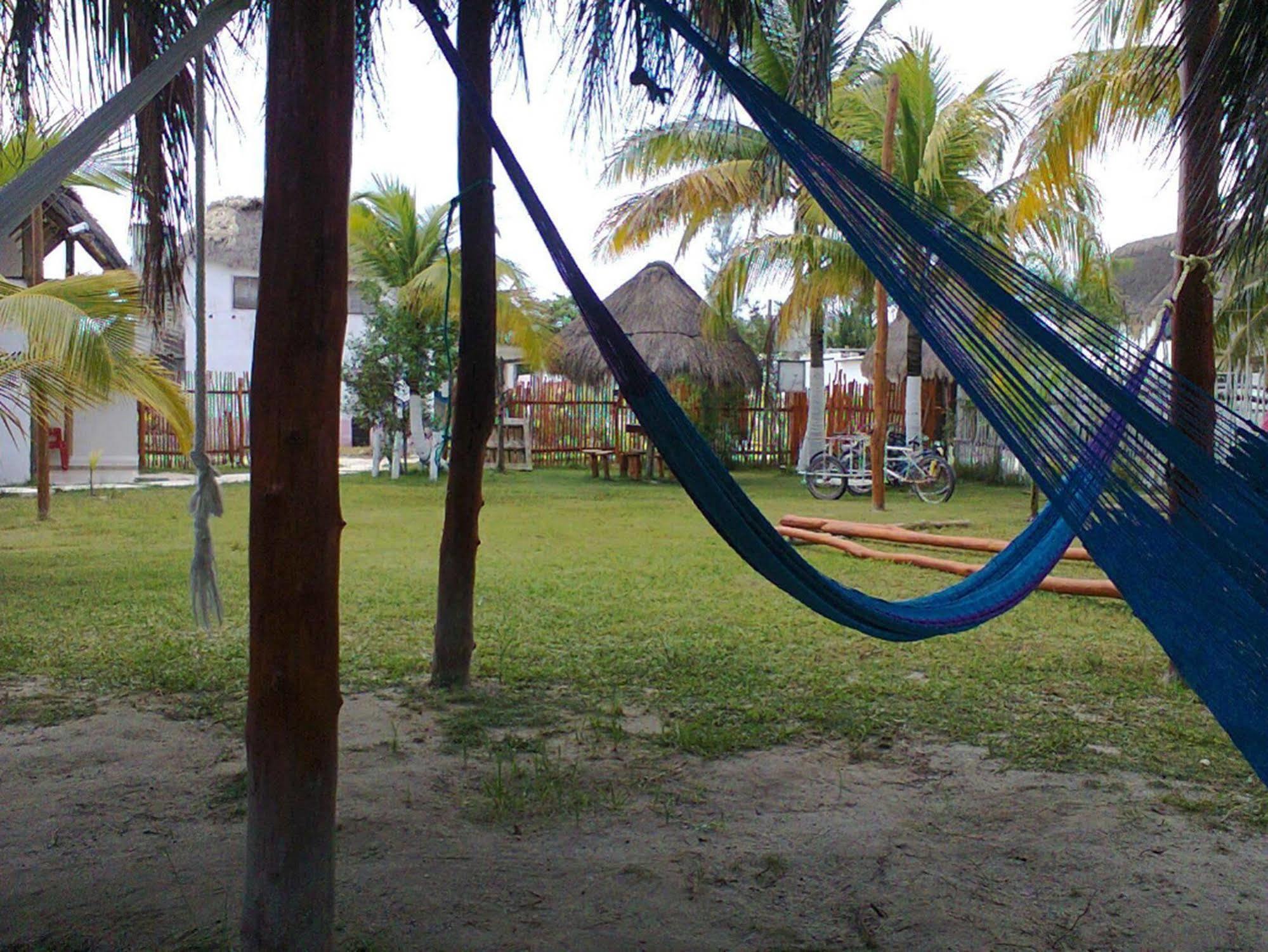 Golden Paradise Hostel Ilha Holbox Exterior foto