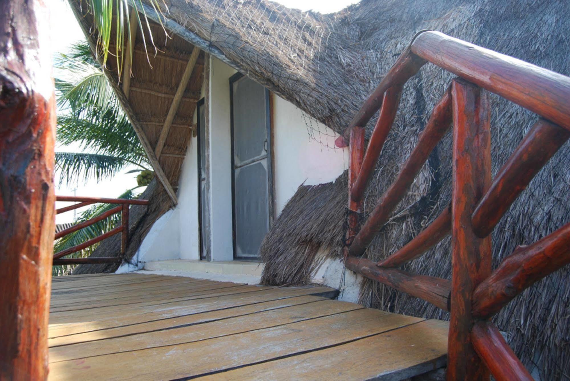 Golden Paradise Hostel Ilha Holbox Exterior foto