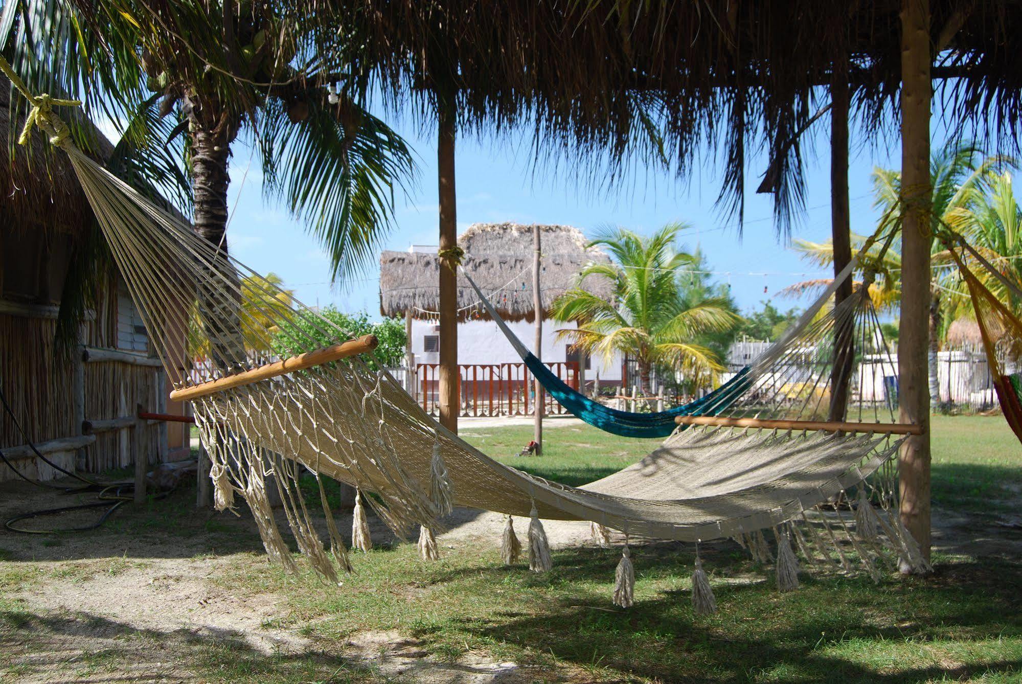Golden Paradise Hostel Ilha Holbox Exterior foto