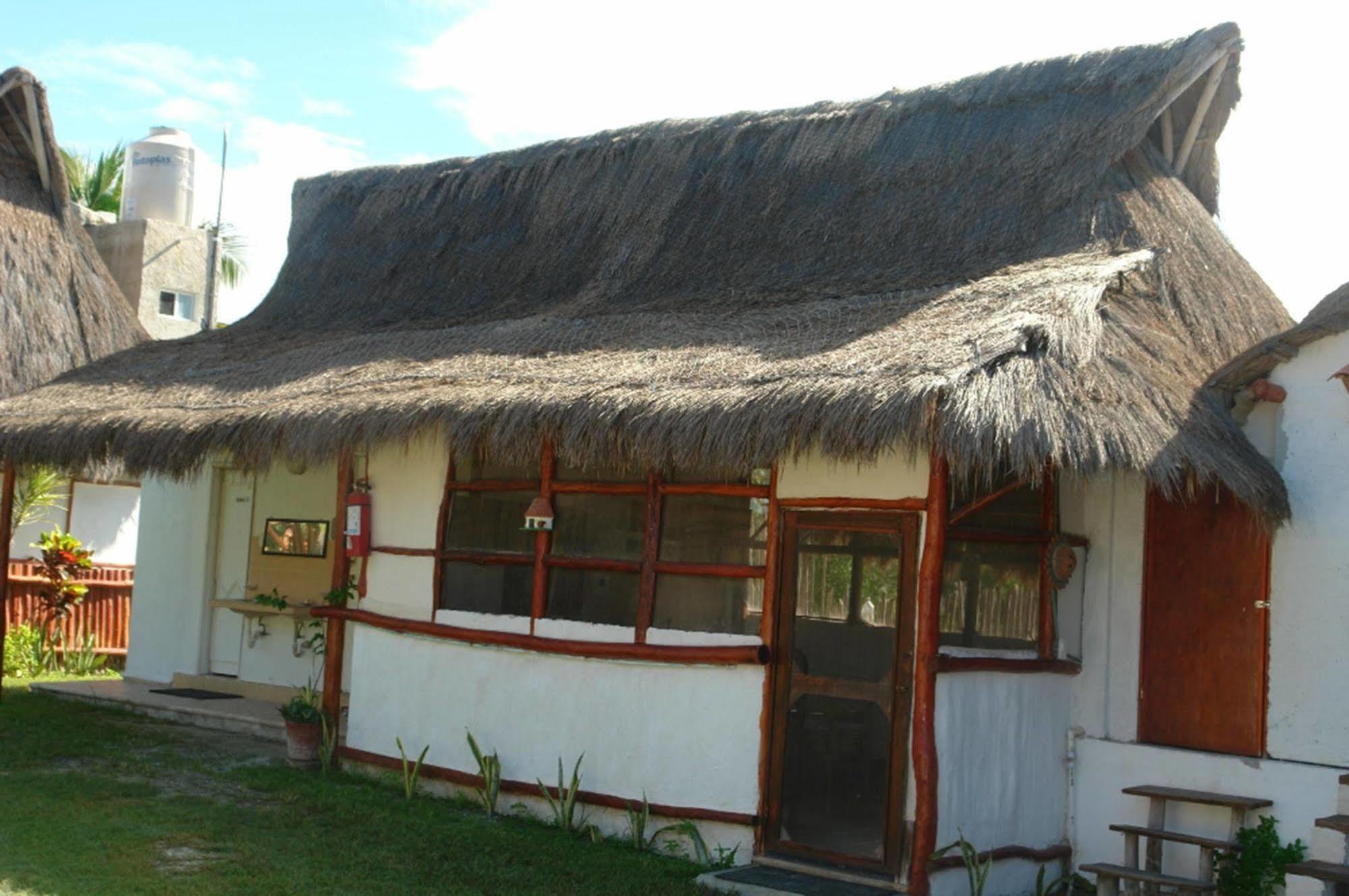 Golden Paradise Hostel Ilha Holbox Exterior foto